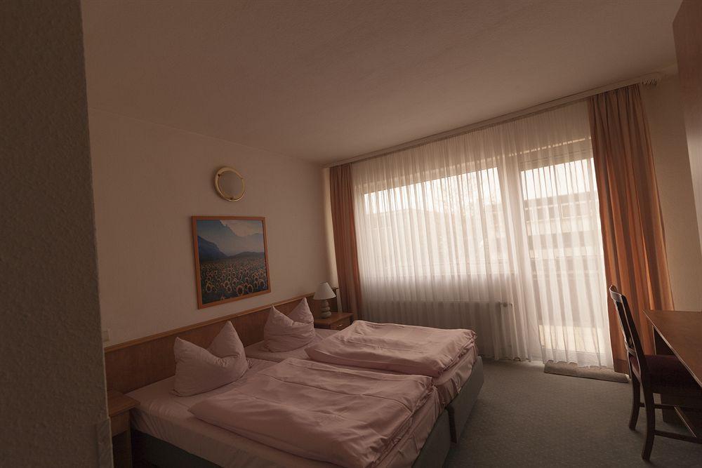 G & L Hotel ดอร์ทมุนด์ ภายนอก รูปภาพ