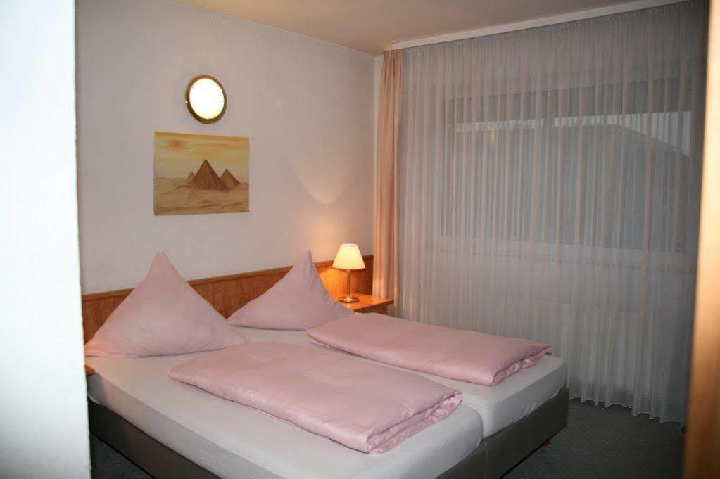 G & L Hotel ดอร์ทมุนด์ ภายนอก รูปภาพ